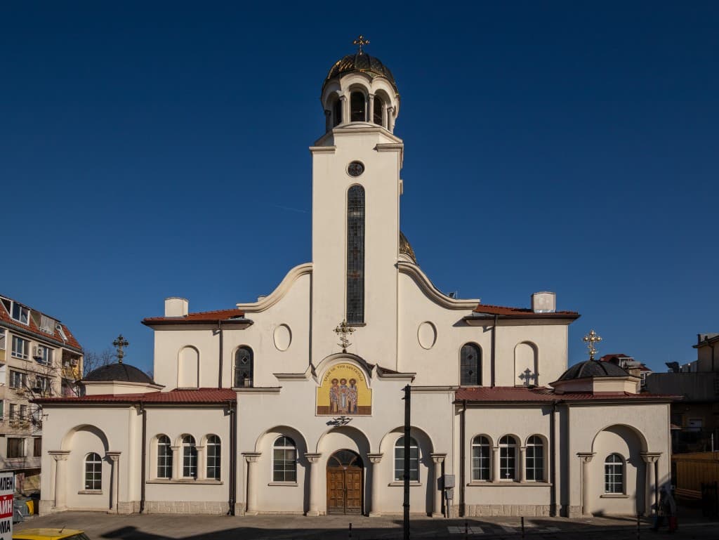 Храм „Св. Три светители“ — гр. Шумен